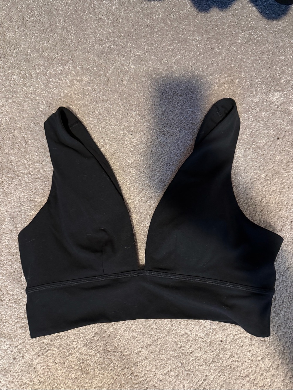 Vuori Black Plunge Sports Bra